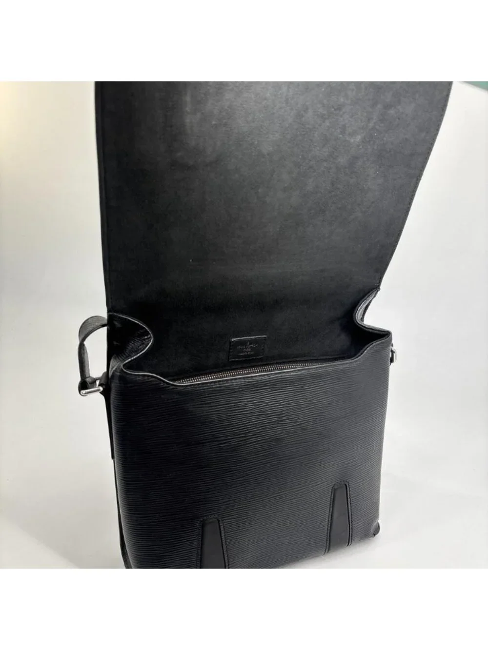 Louis Vuitton Epi Harrington Messenger PM Shoulder Bag Black
